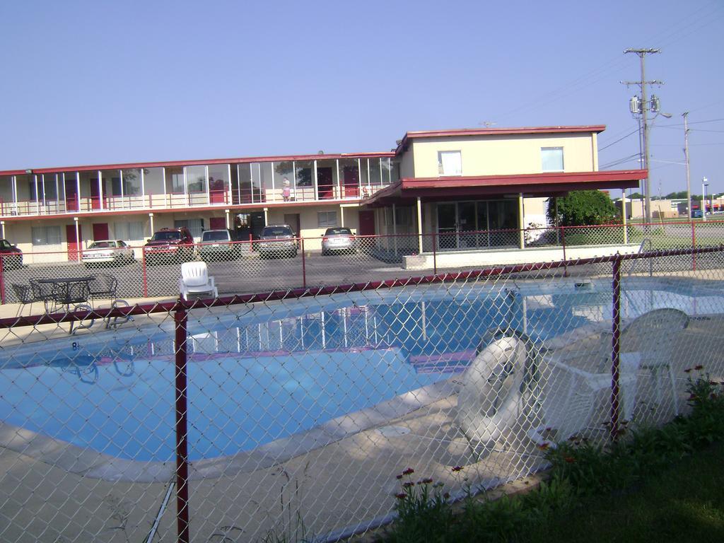 Seaway Motel Roosevelt Park ภายนอก รูปภาพ
