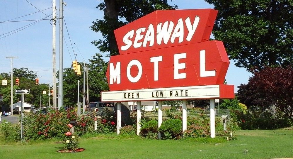 Seaway Motel Roosevelt Park ภายนอก รูปภาพ