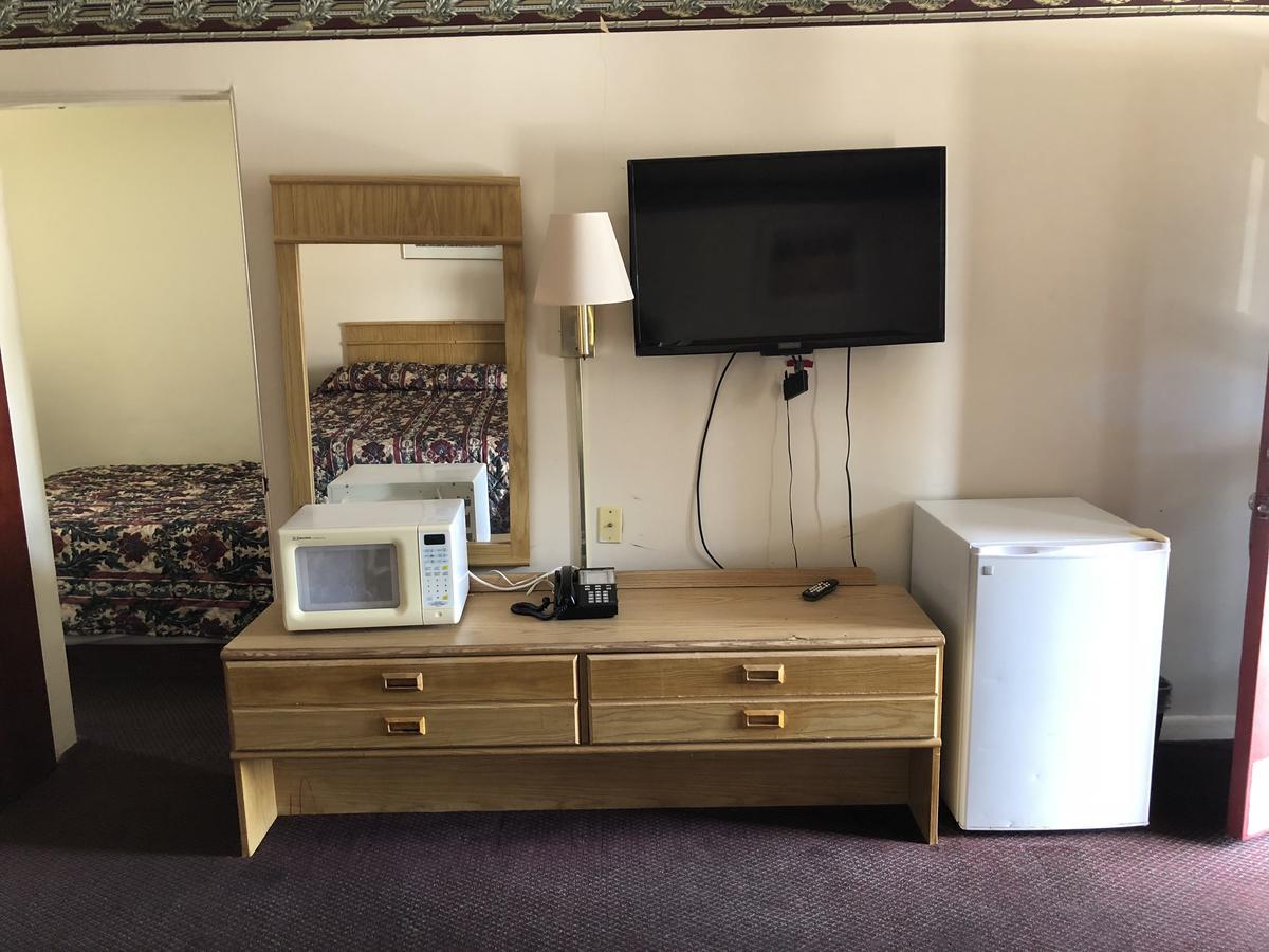 Seaway Motel Roosevelt Park ภายนอก รูปภาพ