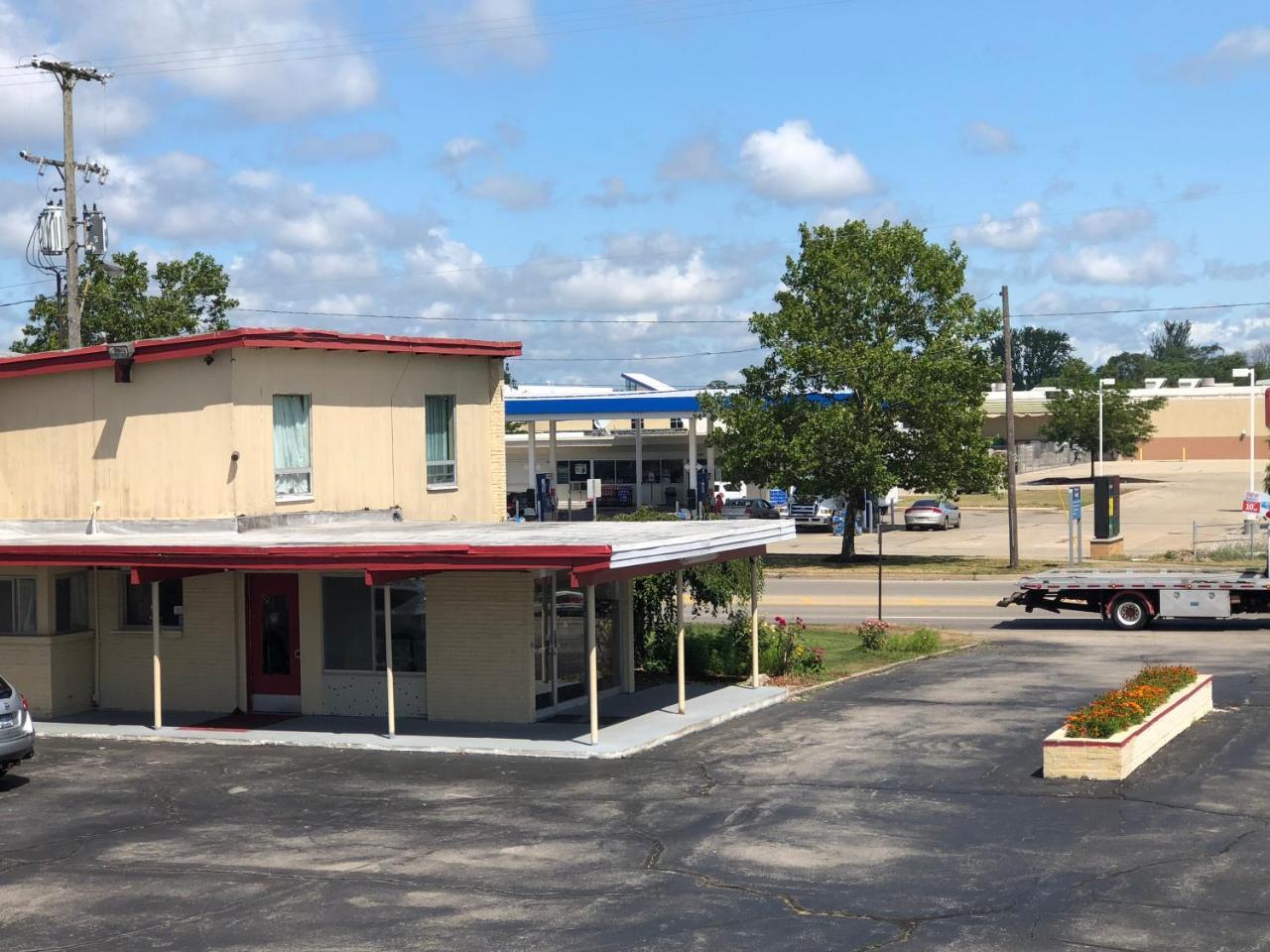 Seaway Motel Roosevelt Park ภายนอก รูปภาพ