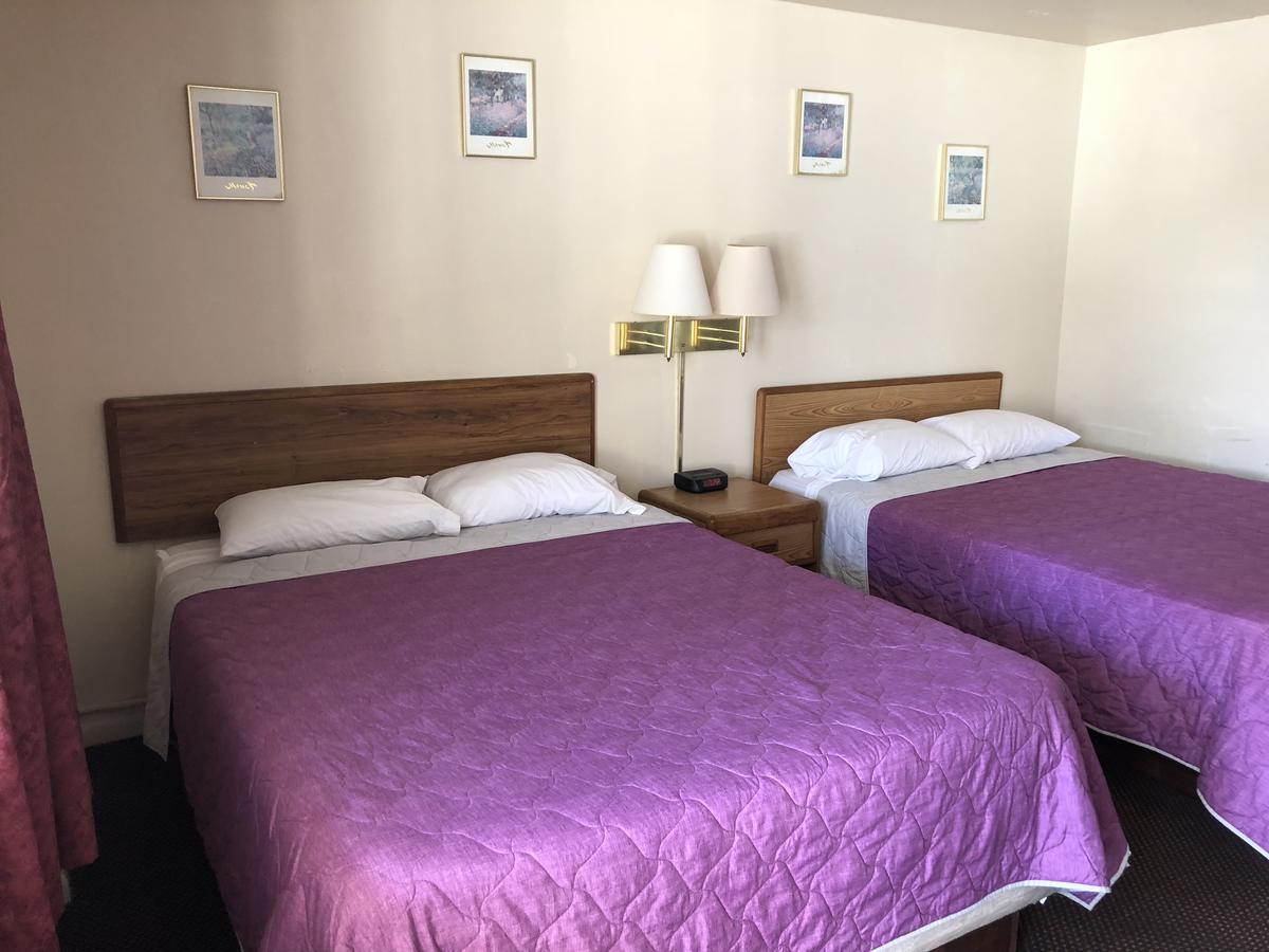 Seaway Motel Roosevelt Park ภายนอก รูปภาพ