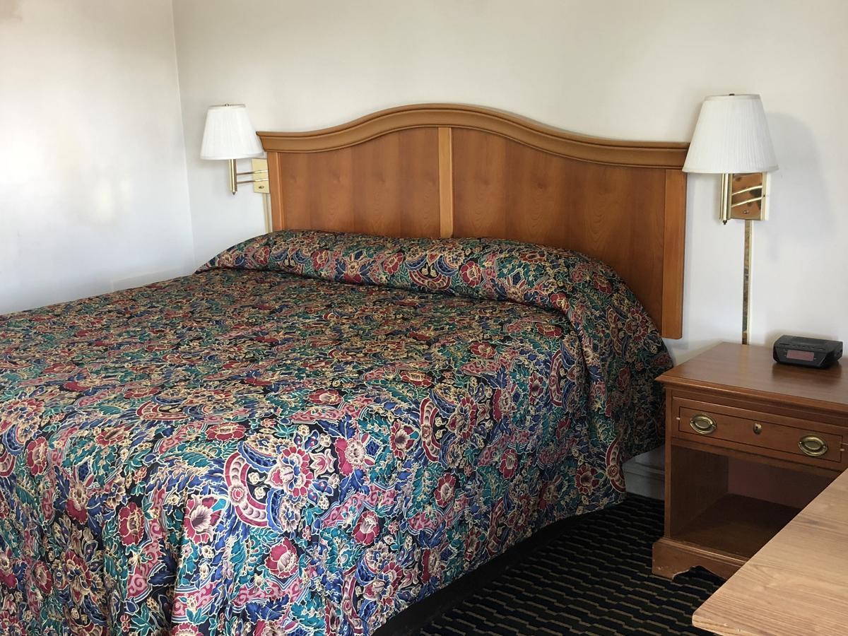 Seaway Motel Roosevelt Park ภายนอก รูปภาพ