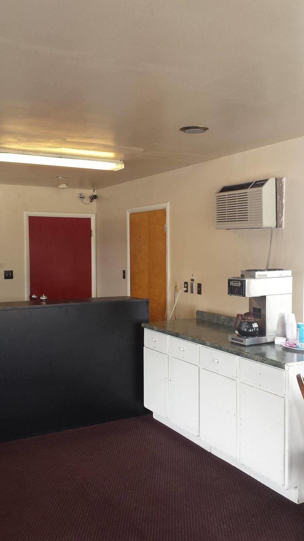 Seaway Motel Roosevelt Park ภายนอก รูปภาพ
