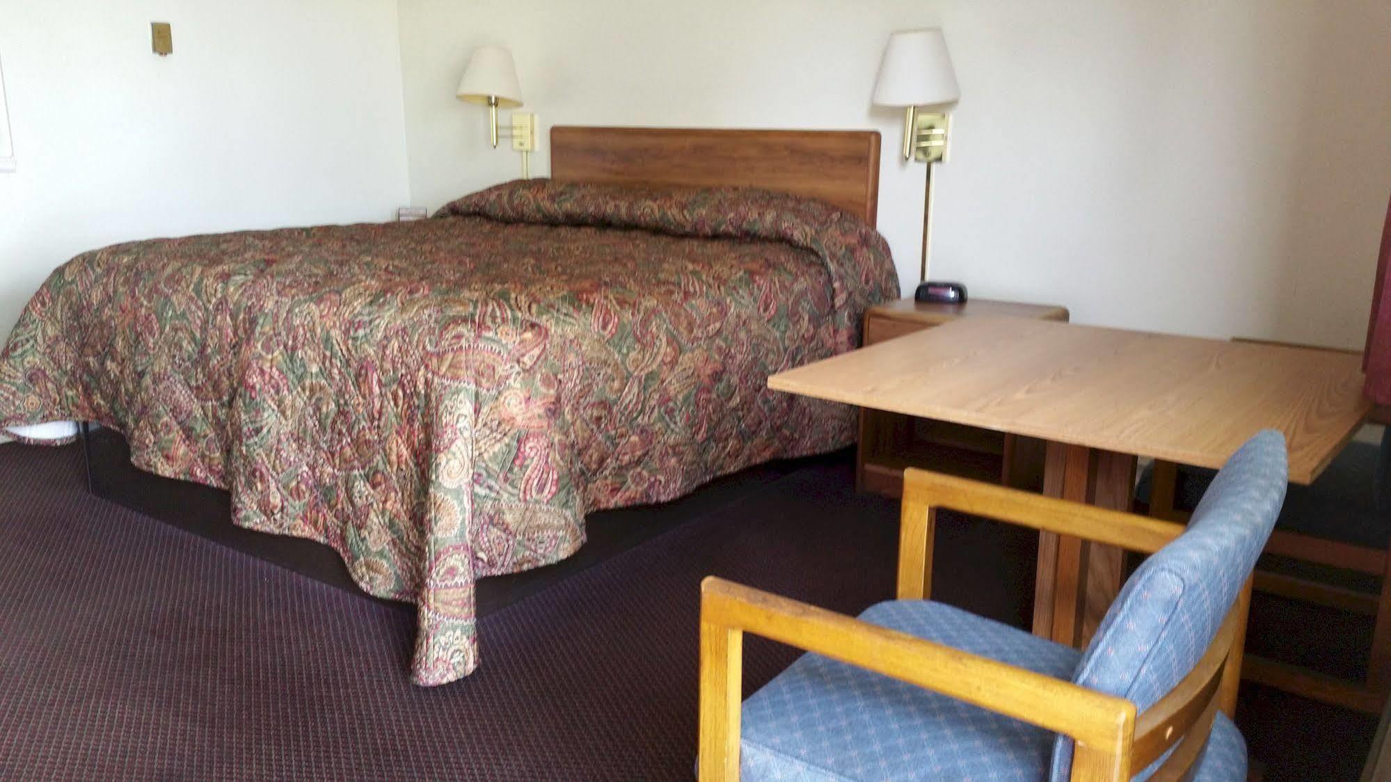 Seaway Motel Roosevelt Park ภายนอก รูปภาพ