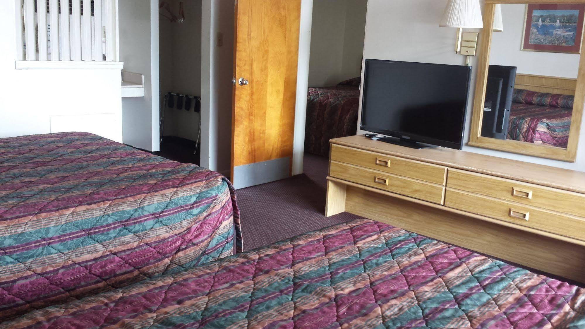 Seaway Motel Roosevelt Park ภายนอก รูปภาพ