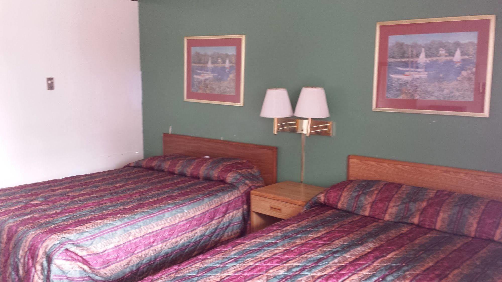 Seaway Motel Roosevelt Park ภายนอก รูปภาพ